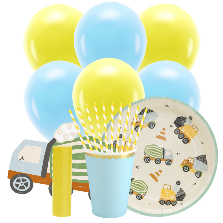 Färdigt dukningskit för 6 personer med ljusblå muggar, servett och tallrik med lastbils-motiv, ballonger i gult och ljusblått till barnkalas och födelsedag.